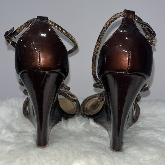 Louis Vuitton Wedge Sandal - Picture 5 of 9